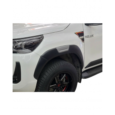 Kit transformare Hilux Revo (2015-2020) in Cruiser Kit transformare Hilux Revo (2015-2020) in Cruiser
